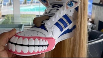 Sepatu-Sepatu Nyeleneh yang Terlalu Kreatif untuk Diabaikan