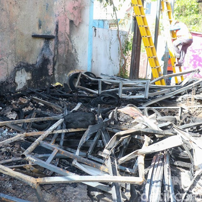 Si Jago Merah Hanguskan Bengkel di Kalimalang Jakarta Timur