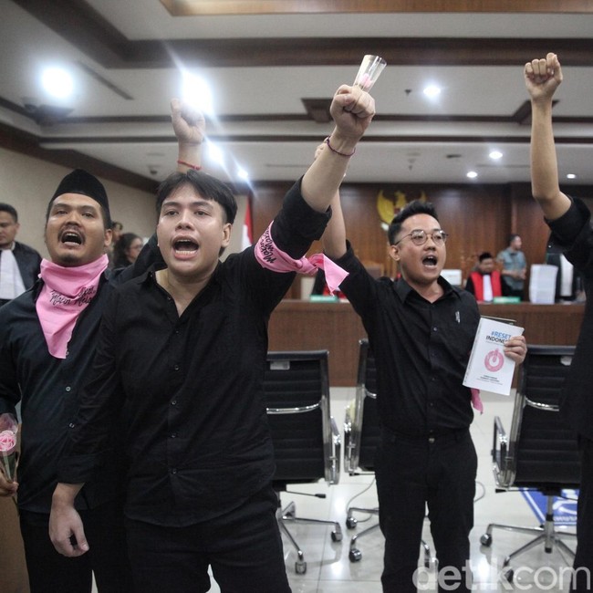 Sidang Perdana Delpedro dan Aktivis Lainnya di PN Jakarta Pusat