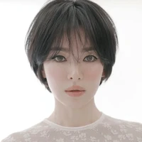 Penggemar menyadari auranya semakin manis saat menambahkan soft bangs saat pemotretan majalah Vogue Hong Kong edisi Maret 2025. Foto: Instagram