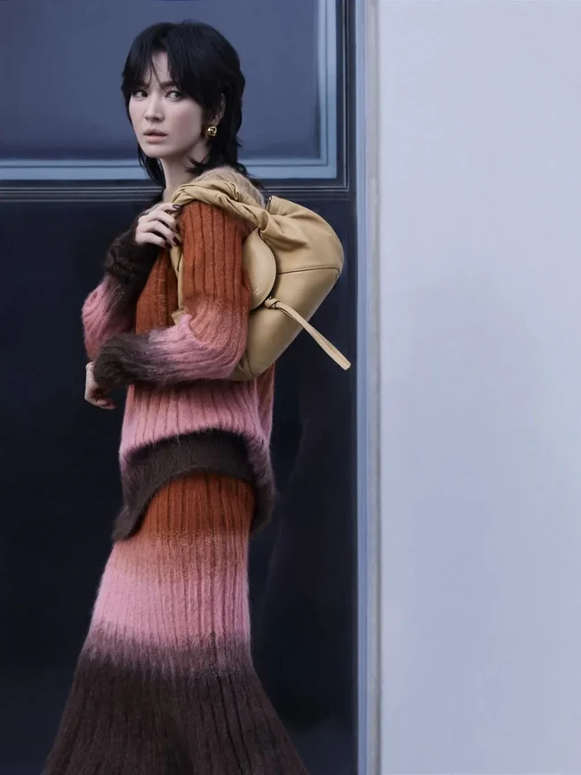 10 Transformasi Song Hye Kyo dengan Rambut Bondol, Wolf Cut Bikin Heboh