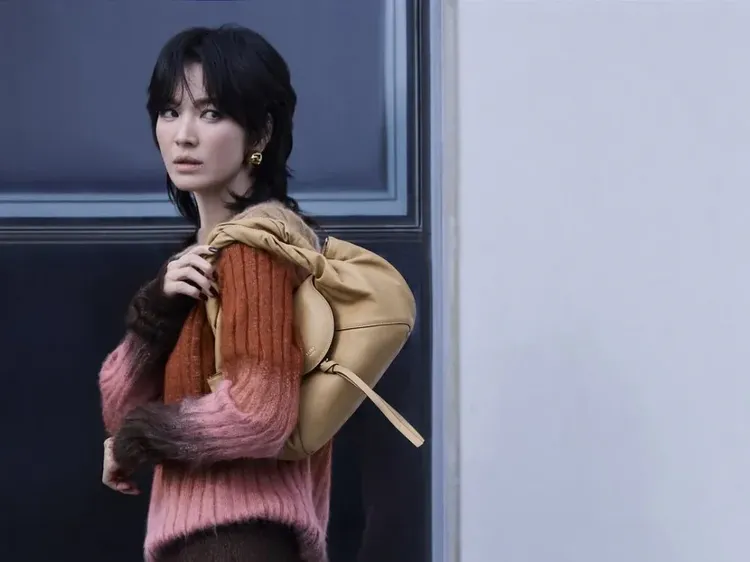 10 Transformasi Song Hye Kyo dengan Rambut Bondol, Wolf Cut Bikin Heboh