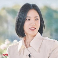 Ia kemudian tampil dalam variety show pertamanya setelah 23 tahun untuk mempromosikan film Dark Nuns. Berbincang dengan para MC kenamaan Korea Selatan yang memandu acara, Yoo Jae Suk dan Jo Se Ho untuk episode yang ditayangkan pada 8 Januari 2025. Foto: Instagram