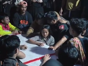 Suasana Haru Selimuti Rumah Duka Pembalap Awhin Sanjaya di Luwu Utara
