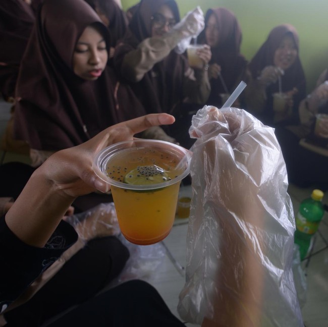 Tanamkan Hidup Sehat, Siswa SMP Boyolali Belajar Membuat Jamu