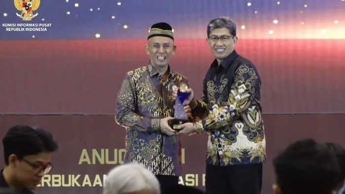 Unhas Raih Predikat Badan Publik Informatif dari KIP RI