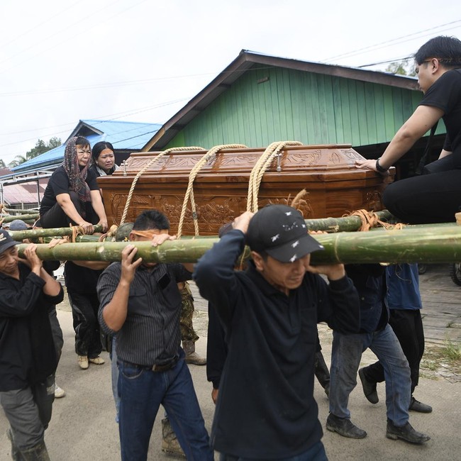 Potret Tekalang, Upacara Kematian Adat Dayak Kenyah
