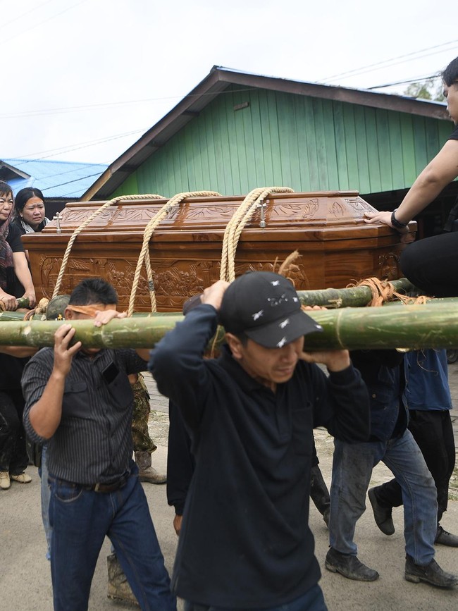 Potret Tekalang, Upacara Kematian Adat Dayak Kenyah