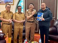 Truk Tangki BBM Terbakar Usai Terguling di Cianjur, Pos Polisi-Ruko Hangus