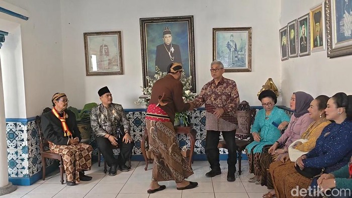 Tedjowulan-PB XIV Mangkubumi Hadiri Dukutan, PB XIV Purbaya Tak Tampak