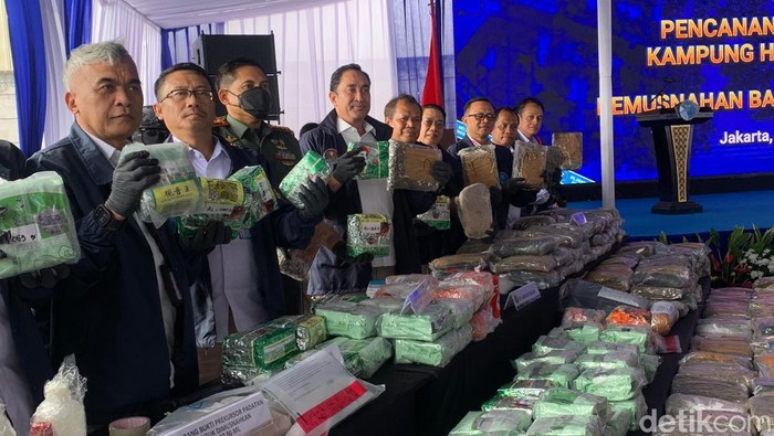 BNN Musnahkan 233 Kg Ganja-113 Kg Sabu: Selamatkan 690 Ribu Jiwa