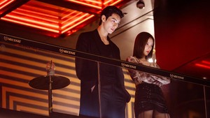 Jonathan adalah anak laki-laki bungsu dari bos organisasi kriminal ini. Dia punya hasrat mendalam untuk sukses dalam misinya. (Foto: dok. Netflix)