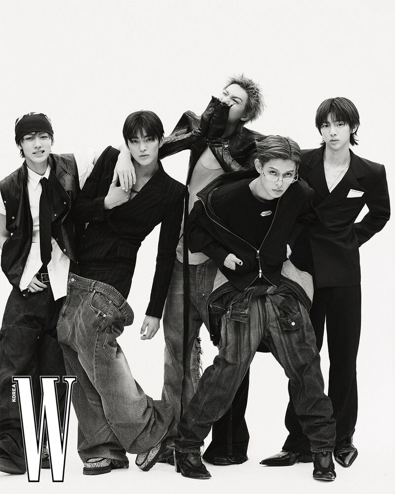 CORTIS CORTIS mempopulerkan tren sagging pants pada 2025.