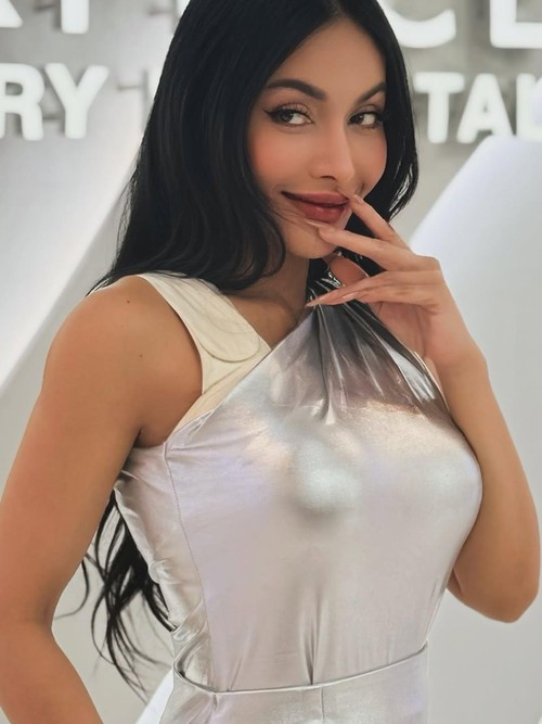 Denada usai melakukan prosedur operasi payudara di Thailand.