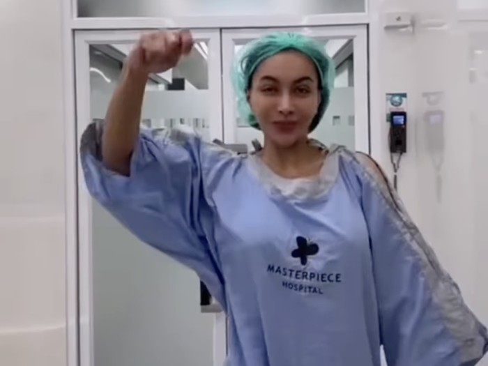 Alasan Denada Operasi Lagi, Kini Bagian Dada