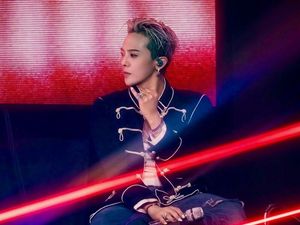 Ketahuan Pacaran, Staf Tur G-Dragon Dapat Hadiah Emas Batangan