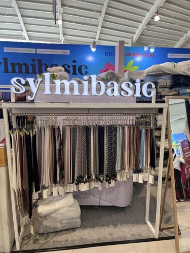 Glam Local x Bale GlamLocal x balé by BTN Year End Sale resmi dibuka mulai 17 hingga 21 Desember 2025 di City Hall Pondok Indah Mall (PIM) 3, Jakarta Selatan.