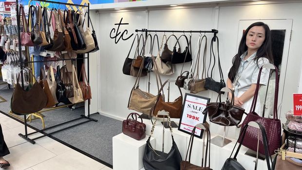 Glam Local x Bale GlamLocal x balé by BTN Year End Sale resmi dibuka mulai 17 hingga 21 Desember 2025 di City Hall Pondok Indah Mall (PIM) 3, Jakarta Selatan.