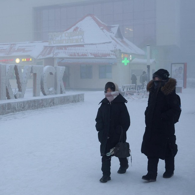 Hiruk Pikuk Warga Yakutsk Saat Diterpa Suhu Minus 45 Derajat Celsius