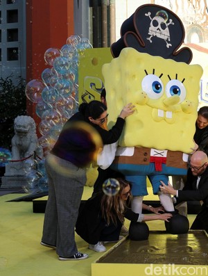 Jejak SpongeBob Terukir di Semen Hollywood