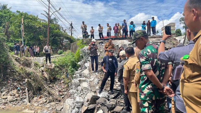 Pemprov Sumsel Bangun Jembatan Bailey di Muara Dua yang Ambruk