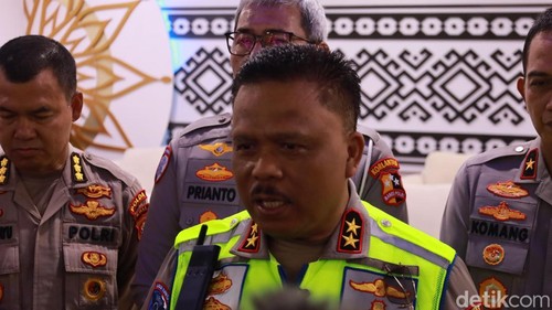 Kakorlantas Polri Irjen Agus Suryonugroho seusai serah terima berita acara SCRSP di kantor Ditlantas Polda Bali, Rabu (17/12/2025). (Aryo Mahendro/detikBali).