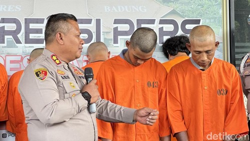 Kapolres Badung AKBP Arif Batubara menasihati MH (22) dan MA (53), Rabu (17/12/2025).