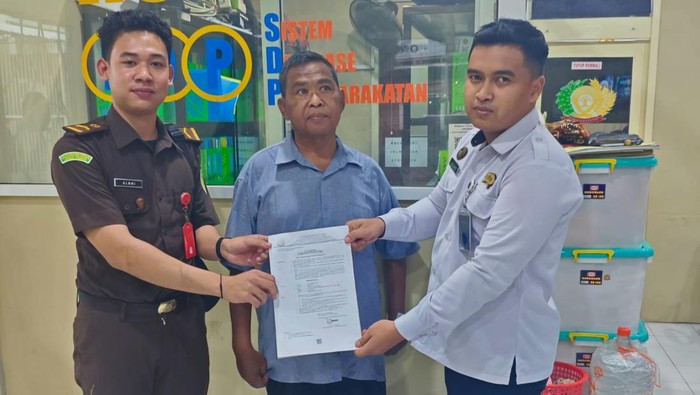 Jadi Terpidana Kejahatan Tambang, Kades di Mojokerto Dieksekusi Kejaksaan