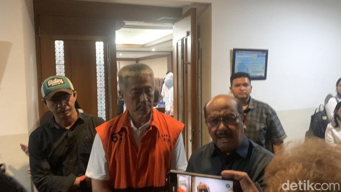 Terdakwa Kasus Korupsi LPEI Jimmy Marsin Kecewa Divonis 8 Tahun Penjara