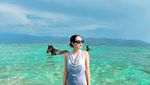 Kecantikan Lala Widy Berlatar Perairan Gili Trawangan