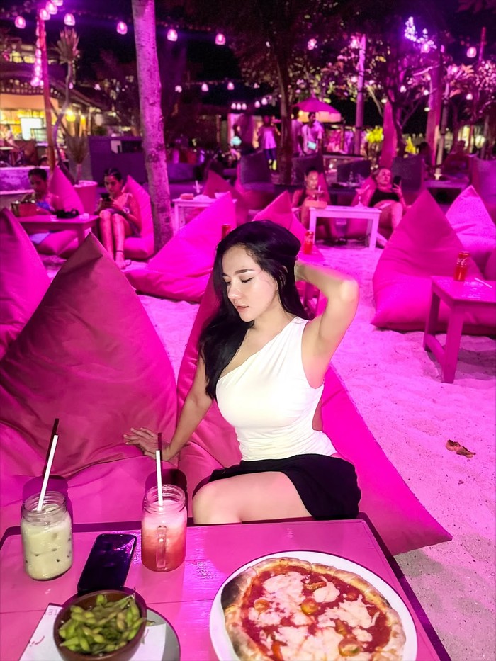 Liburan Lala Widy di Gili Trawangan