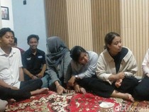 Duka di Kediaman Mahasiswi UMM yang Diduga Dibunuh Oknum Polisi