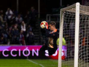 Ter Stegen Selangkah Lagi Gabung ke Ajax, Jadi Pesaing Paes