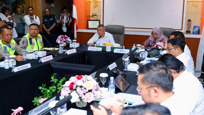 Menhub Pimpin Rakor Kesiapan Nataru di Pelabuhan Ketapang Banyuwangi