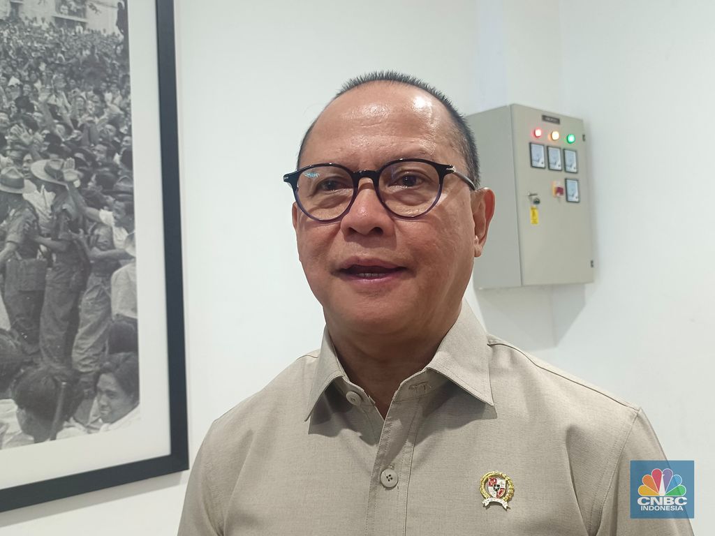 Menteri P2MI Mukhtarudi saat ditemui di kantornya, Jakarta, Rabu (17/12/2025). (CNBC Indonesia/Martyasari Rizky)