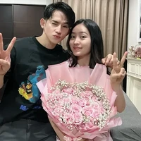 Tahun ini bener2 gak expect disurprisein, tapi jam 12 malam tadi mereka bikin aku bahagia & terharu sekali.. terimakasih kesayangan2 akuuuu love sekebon, tulis Natasha dalam keterangan unggahannya. Foto: Instagram/@natashawilona12