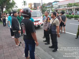 Pekerja Baliho Tewas Tersetrum Listrik di Legian