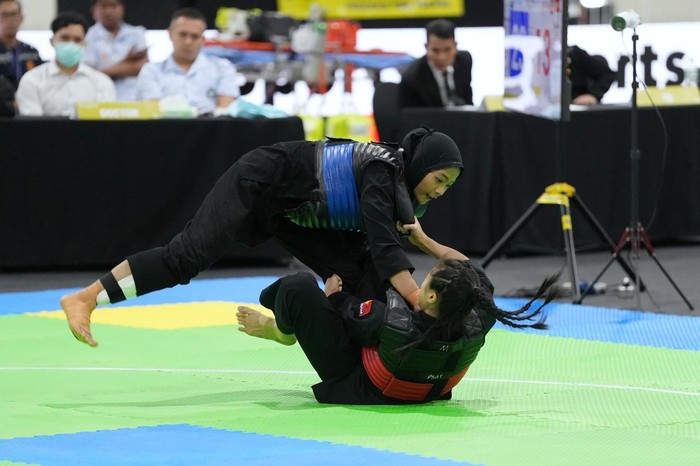 Cabang olahraga (cabor) pencak silat sukses memenuhi target 4 medali emas di SEA Games 2025 Thailand. Tambahan tiga emas terakhir berhasil diukir di hari terakhir Rabu (17/12) dari nomor tanding.