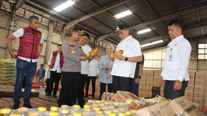 Polresta Pekanbaru Sidak Pasar, Jamin Ketersediaan Bahan Pokok Jelang Nataru