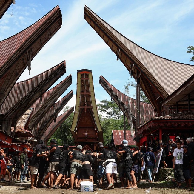 Potret Mapasonglo, Ritual Pemakaman Bangsawan Toraja
