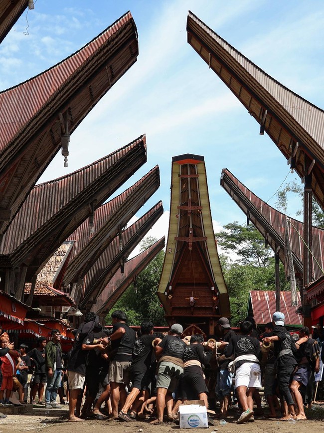 Potret Mapasonglo, Ritual Pemakaman Bangsawan Toraja