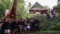 Upacara Mapasonglo hanya dilaksanakan oleh keluarga bangsawan dalam masyarakat adat Toraja. ANTARA FOTO/Arnas Padda
