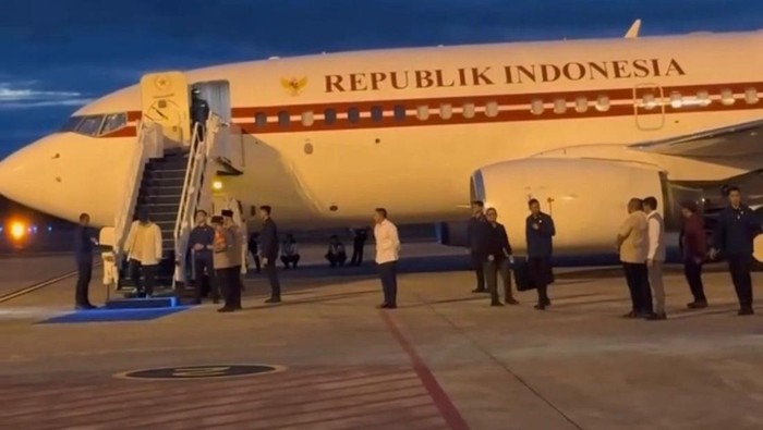 Andre Rosiade Sambut Prabowo di Bandara Minangkabau Cek Bencana di Sumbar