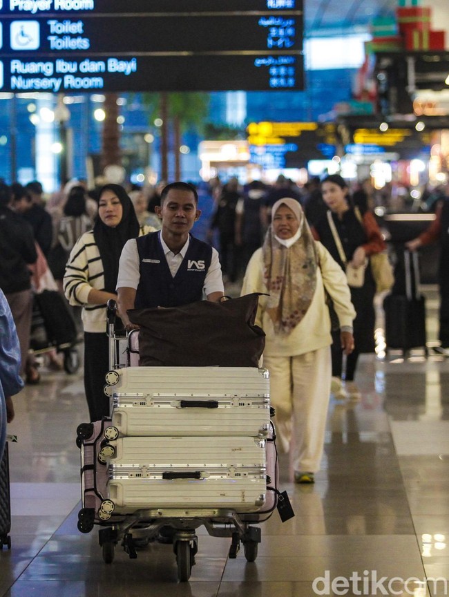 Puncak Penumpang Pesawat Jelang Natal Diperkirakan pada 20 Desember