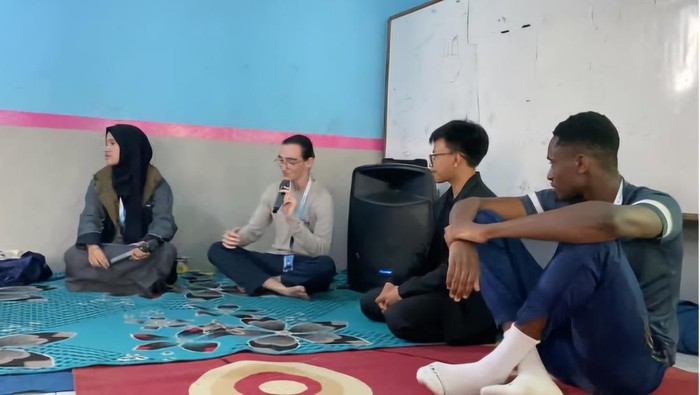 Peluang Bermimpi Lebih Tinggi bagi Remaja Kampung di Lembang