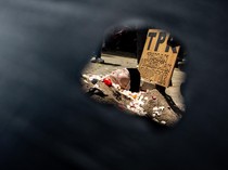 Seniman Bandung Gelar Aksi Seni Taman Pemakaman Koruptor