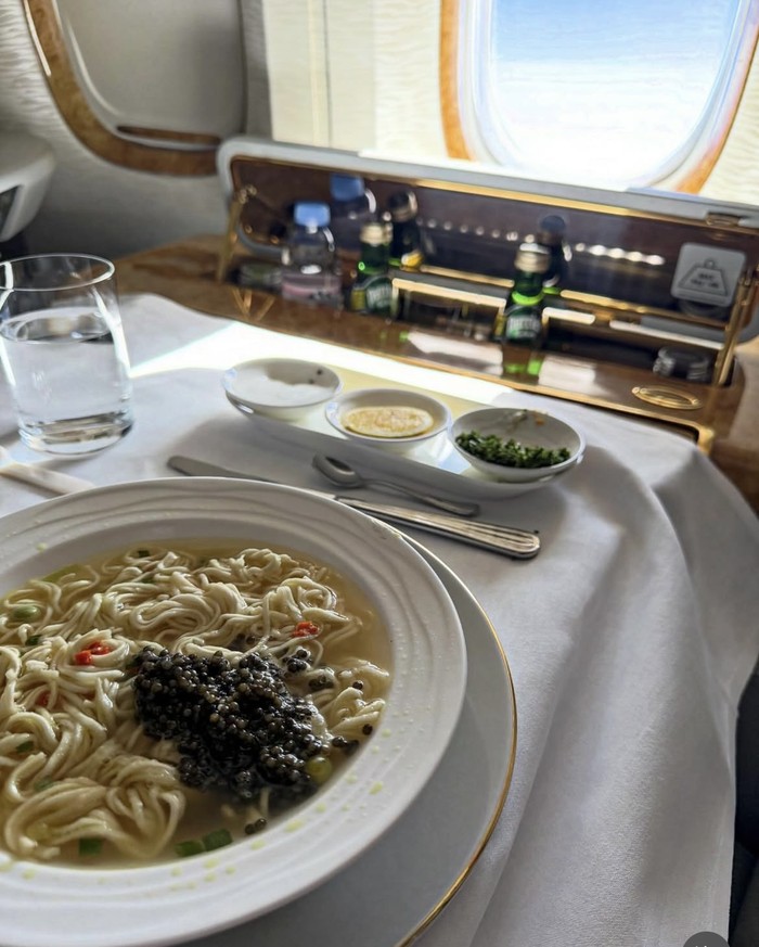 Shandy Aulia Liburan Mewah di Spanyol, Makan Steak hingga Caviar