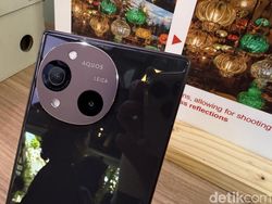 Menggenggam Sharp Aquos R10 dan sense10 yang Serupa Tapi Tak Sama