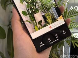 Menggenggam Sharp Aquos R10 dan sense10 yang Serupa Tapi Tak Sama