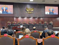 Guru Surabaya Gugat UU Sisdiknas Minta Lingkungan Hidup Jadi Mapel Wajib